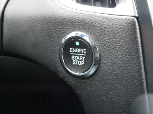 Used 2022 Ford Edge Titanium w/ Equipment Group 301A image 26