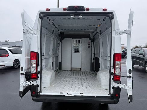 Used 2023 RAM ProMaster 2500 w/ Convenience Group image 7