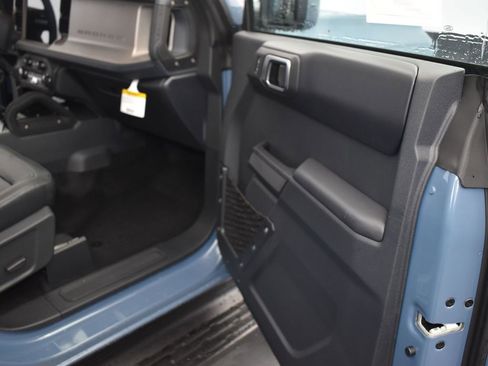 New 2025 Ford Bronco Outer Banks w/ Sasquatch Package AWD/4WD image 17