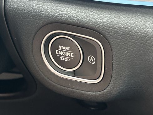 Certified 2025 Mercedes-Benz GLE 450 4MATIC image 30