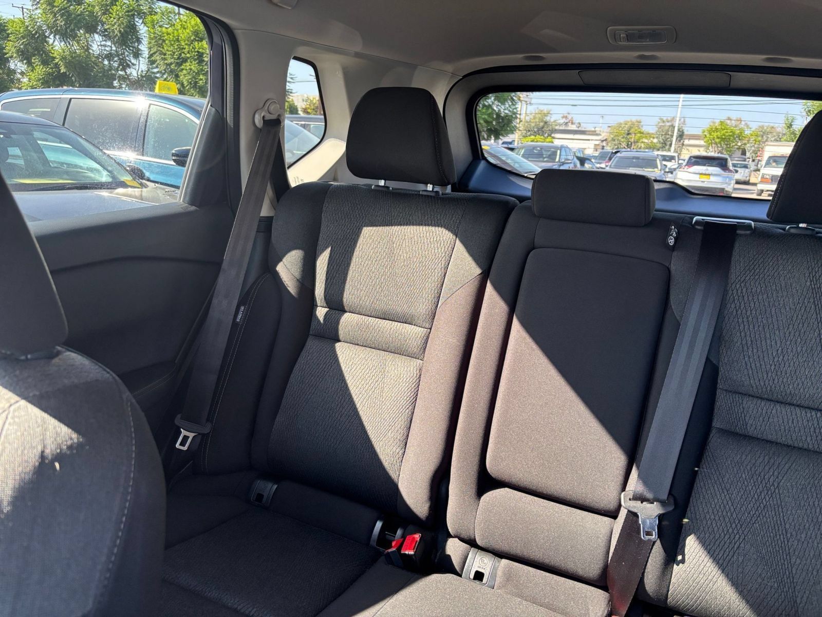 Used 2025 Nissan Rogue SV FWD image 40