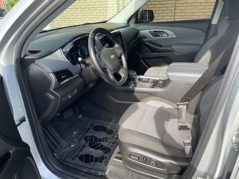Used 2021 Chevrolet Traverse LT FWD image 9