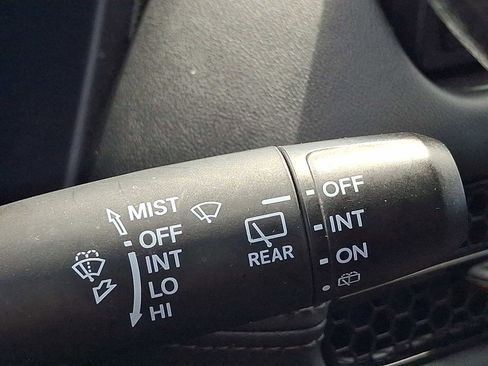 Used 2023 Honda HR-V LX image 25