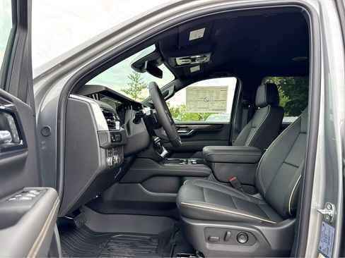 New 2026 GMC Yukon XL Elevation w/ LPO, Get Active Package AWD/4WD image 9