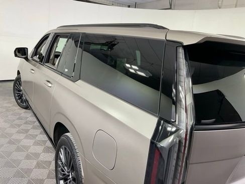 Used 2025 Cadillac Escalade ESV Sport Platinum image 36