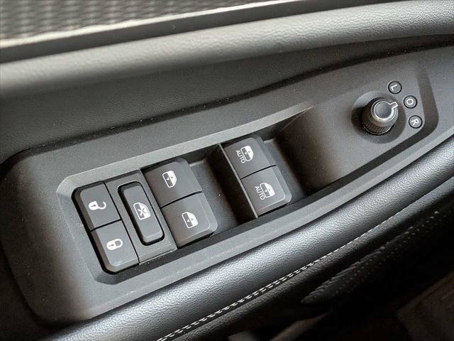 Certified 2025 Jeep Grand Cherokee Laredo RWD image 22