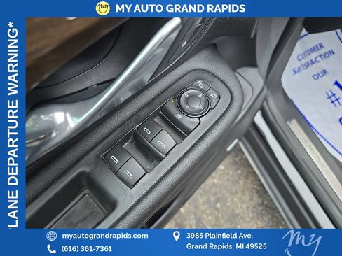 Used 2018 GMC Terrain Denali w/ Advanced Safety Package AWD/4WD image 11