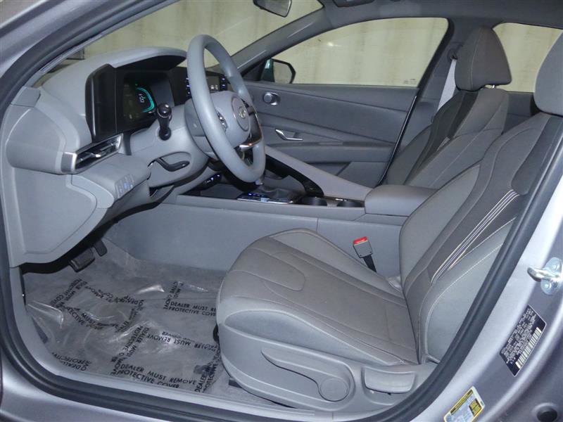 Used 2026 Hyundai Elantra Hybrid FWD image 19