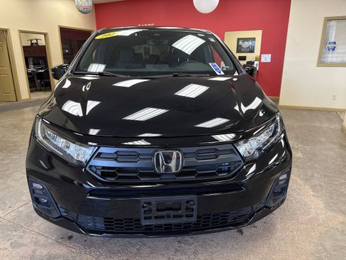 Used 2025 Honda Odyssey Sport-L image 2
