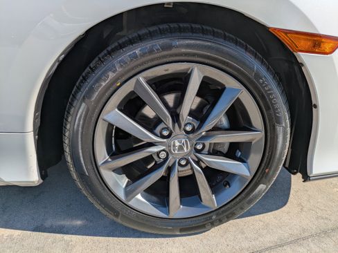 Used 2020 Honda Civic EX image 9