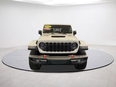 Certified 2025 Jeep Gladiator Mojave image 2