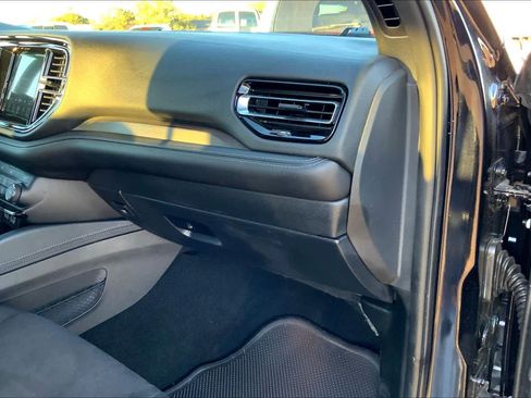 Used 2024 Dodge Durango SXT w/ 3rd Row Seating Group image 33