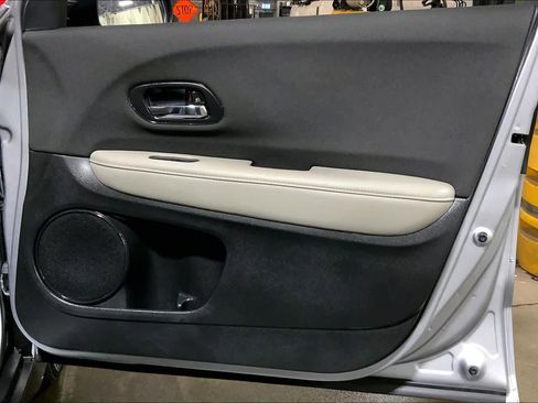 Used 2022 Honda HR-V LX image 22