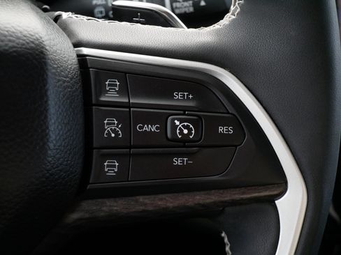 Certified 2023 Jeep Grand Cherokee Limited w/ Luxury Tech Group II image 25