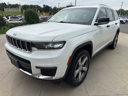 Used 2021 Jeep Grand Cherokee L Limited AWD/4WD image 3