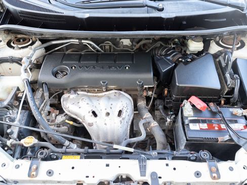 Used 2010 Pontiac Vibe w/ Preferred Package image 36