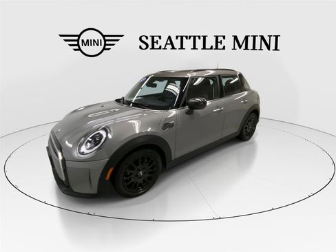 Certified 2022 MINI Cooper 4-Door Hardtop image 5
