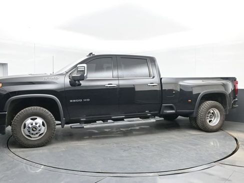 Used 2022 Chevrolet Silverado 3500 High Country w/ Safety Package II image 11