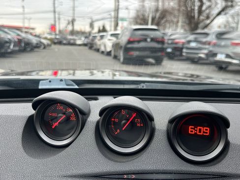 Used 2015 Nissan 370Z NISMO image 18