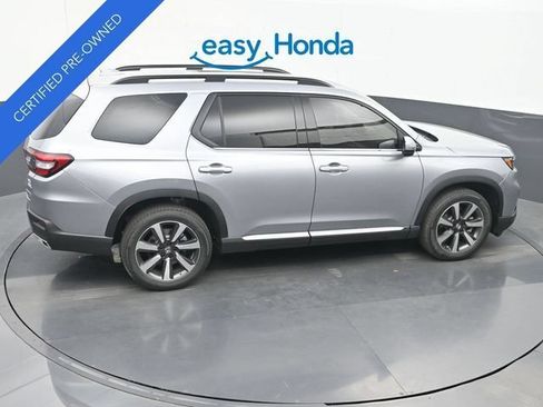 Used 2025 Honda Pilot Touring image 23