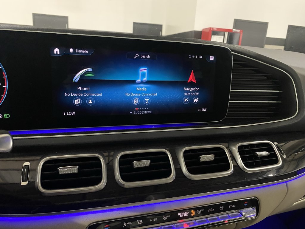 Used 2020 Mercedes-Benz GLE 350 4MATIC image 2