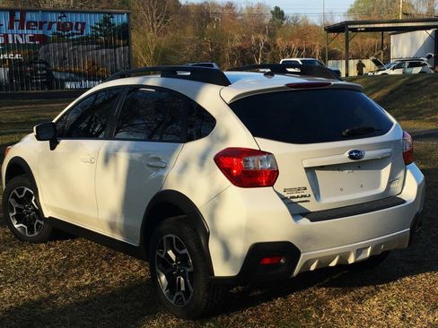 Used 2016 Subaru Crosstrek 2.0i Premium image 4