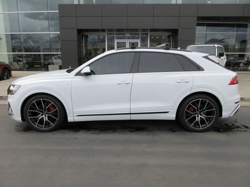 Used 2020 Audi Q8 Prestige w/ Prestige Package image 4