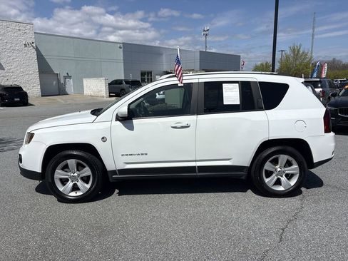 Used 2017 Jeep Compass Latitude image 7