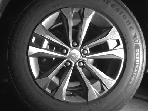 Used 2025 Chevrolet Equinox LT image 12