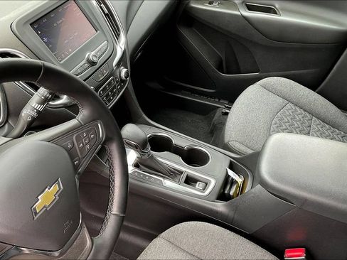 Used 2024 Chevrolet Equinox LT w/ LPO, Floor Liner Package FWD image 9