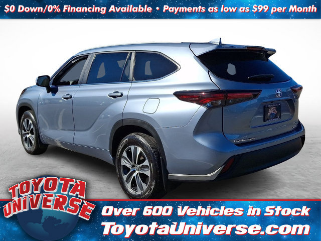 Used 2024 Toyota Highlander XLE AWD/4WD image 6