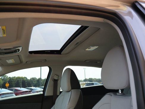 New 2025 Hyundai Elantra Limited image 26