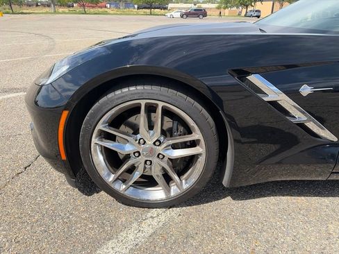 Used 2017 Chevrolet Corvette Stingray Coupe RWD image 9