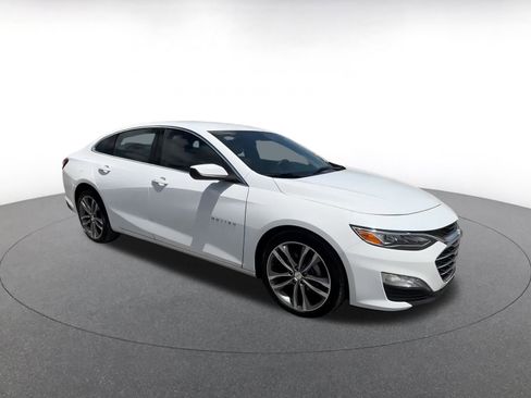 Used 2024 Chevrolet Malibu LT image 2