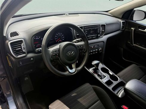 Used 2018 Kia Sportage LX FWD image 11