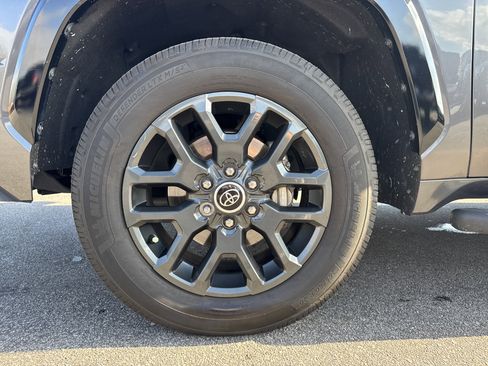 Used 2023 Toyota Tundra Platinum image 12