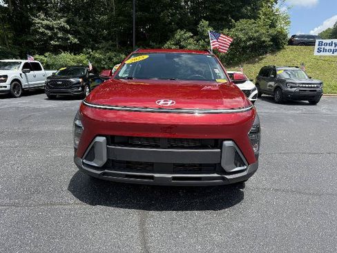 Used 2025 Hyundai Kona SEL AWD/4WD image 2