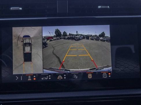 Used 2026 GMC Sierra 2500 AT4 AWD/4WD image 9