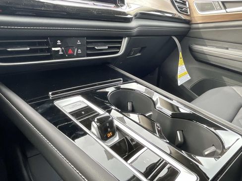 New 2026 Volkswagen Atlas SE FWD image 30