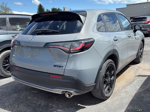 Used 2024 Honda HR-V Sport image 3