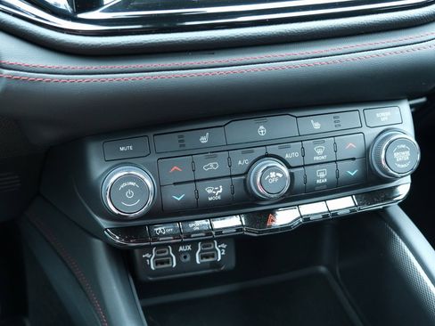 Used 2024 Dodge Durango GT image 21