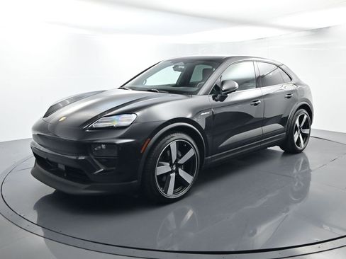 Used 2024 Porsche Macan 4 Electric image 1