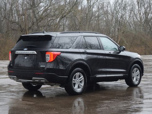 Used 2023 Ford Explorer XLT w/ Equipment Group 202A image 26