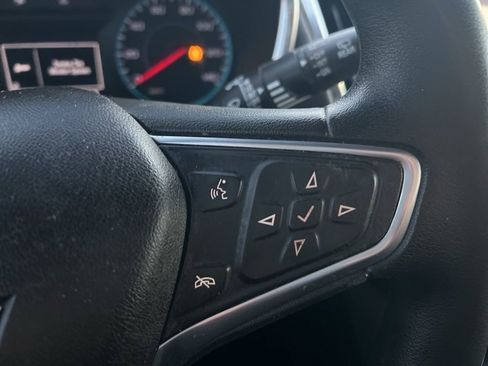 Used 2018 Chevrolet Equinox LT image 16