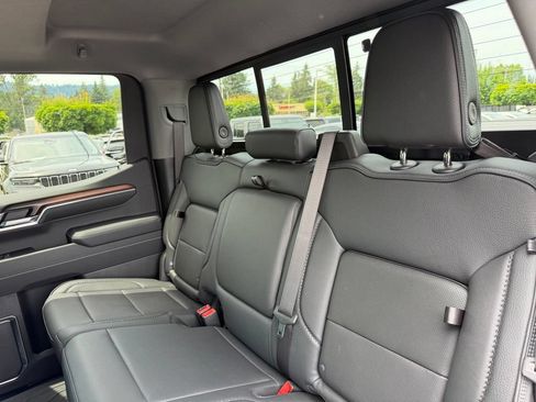 Used 2025 GMC Sierra 1500 Denali AWD/4WD image 32