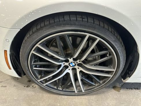 Used 2018 BMW 750i RWD image 23