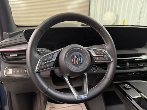 Used 2025 Buick Enclave Preferred image 18