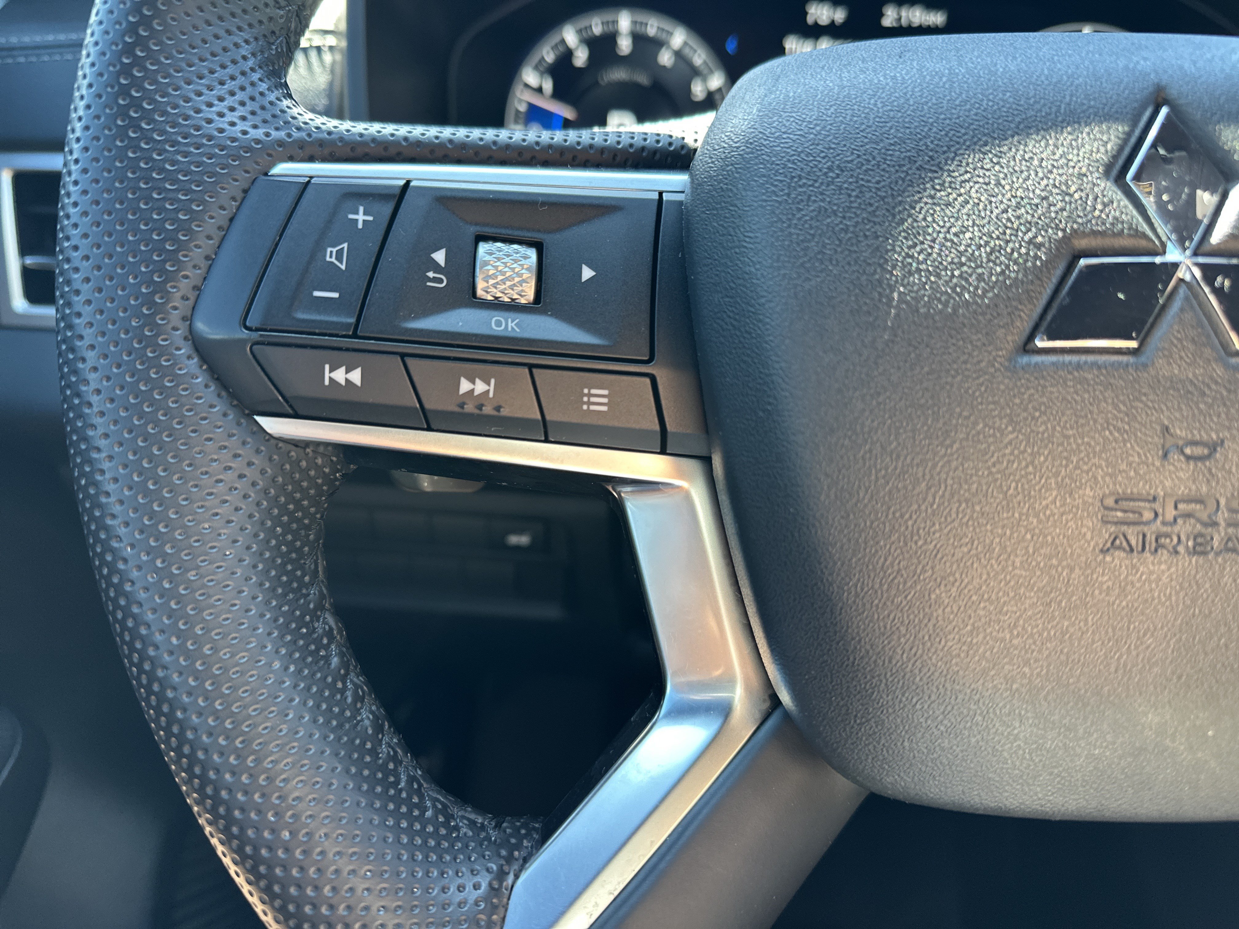 Used 2023 Mitsubishi Outlander SE FWD image 19