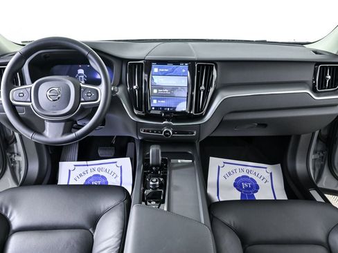 Certified 2025 Volvo XC60 B5 Core AWD/4WD image 19