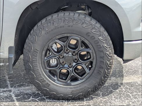 Used 2024 Chevrolet Silverado 1500 RST w/ Protection Package AWD/4WD image 13